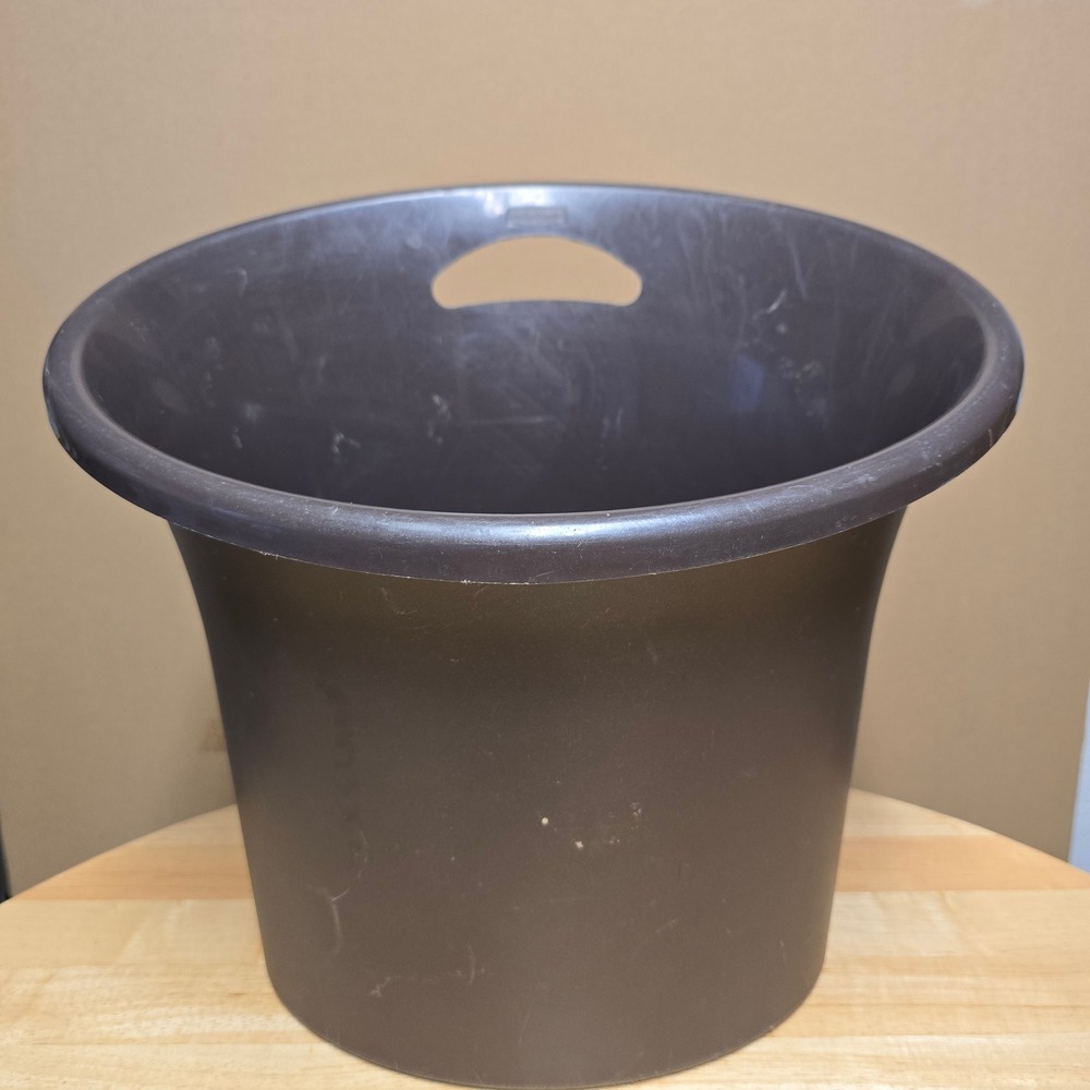 Rubbermaid 4A01 1 Oval Wastebasket Trash Can Brown Plastic Cut Out Handle